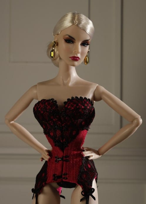Head for Glamour Agnes Von Weiss