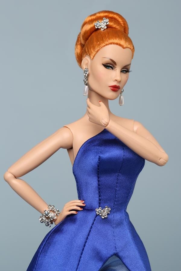 Classic Glamour Evelyn Weaverton