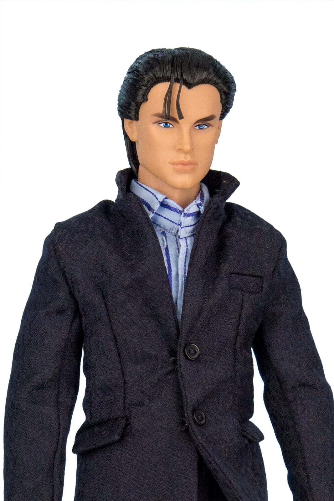 Miles Morgan - Outfit: Blue Suede Shoes