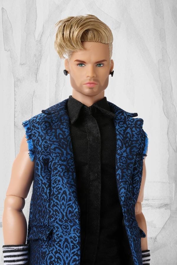 Milo Montez (fashion: Dim The Lights)