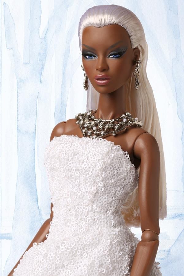 Frosted Glamour Adele Makeda